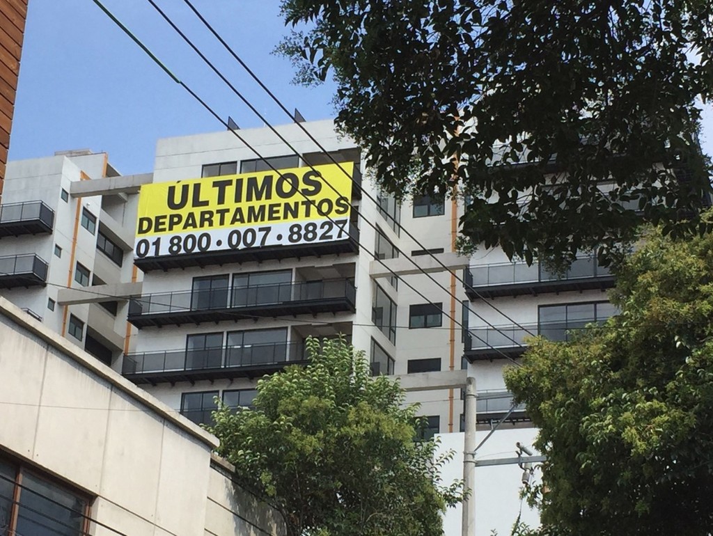 De acuerdo con la titular de la Comisión de Derechos Humanos de la Ciudad de México, en la capital del país 25 % de las viviendas están en arrendamiento.