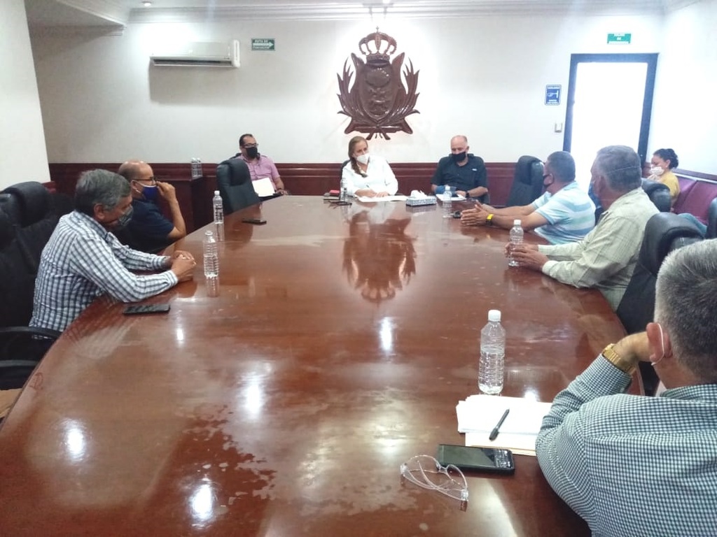 Recientemente estuvo un grupo de personas pidiendo el apoyo del Ayuntamiento por este problema.
