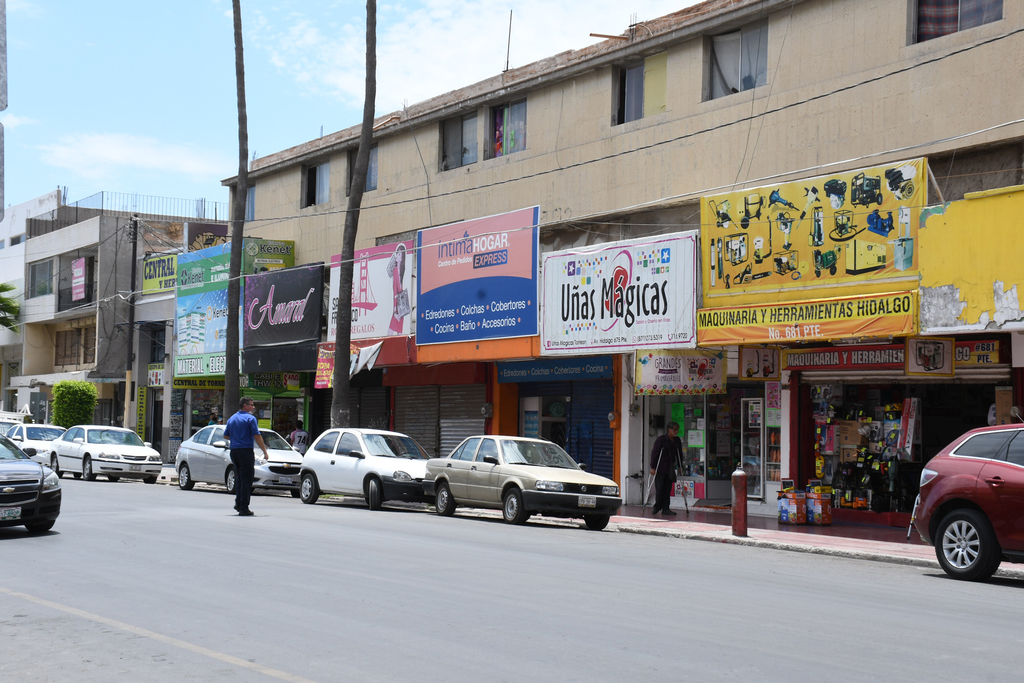 En algunos recorridos se detectó a gente entrando a los comercios sin el uso de cubrebocas. (EL SIGLO DE TORREÓN)