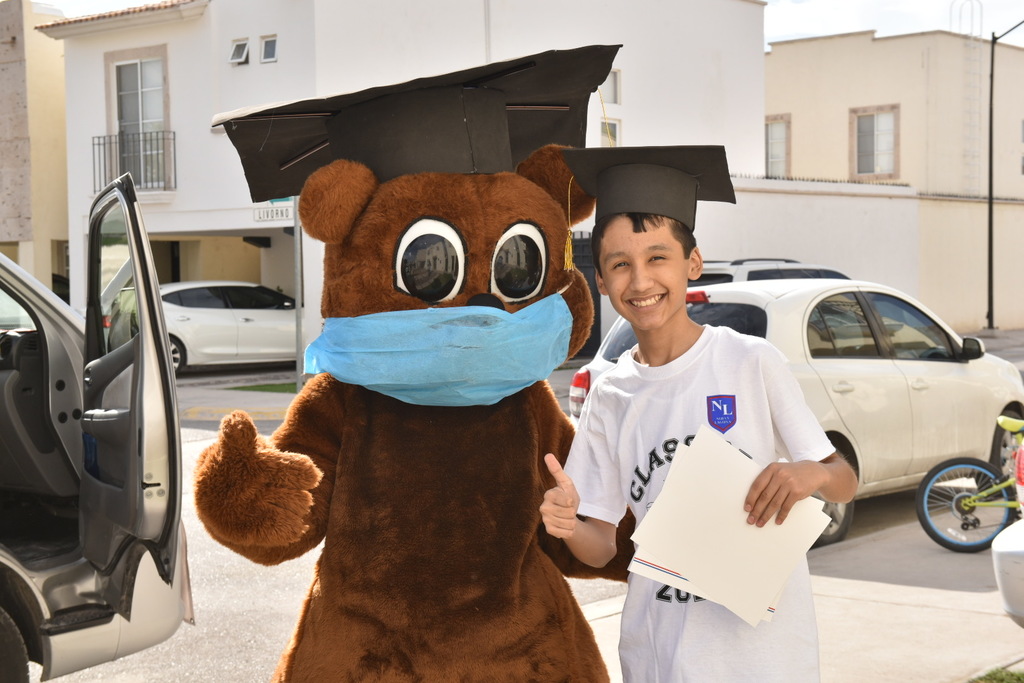 Colegio Nueva Laguna celebró a sus graduados