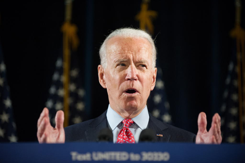 El exvicepresidente de Estados Unidos, Joe Biden, virtual candidato demócrata para las elecciones de noviembre, aseguró este martes que la crisis por la pandemia del coronavirus es 'tan mala que hasta el presidente Donald Trump ha decidido llevar tapabocas en público'. (ARCHIVO) 