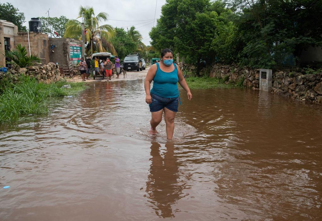 Diversos alcaldes de Yucatán expresaron su rechazo ante las reglas de operación del Fondo de Desastres Naturales (Fonden), ya que afirmaron no se adecúan a lo que Yucatán necesita para atender las graves afectaciones que dejaron las tormentas tropicales 'Amanda' y 'Cristóbal', particularmente para la reparación de decenas de viviendas dañadas por inundaciones. (ARCHIVO)