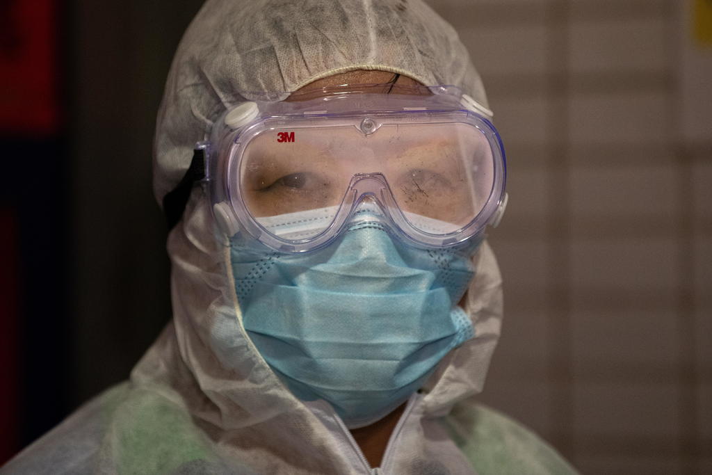 Siete meses después de la hospitalización en China del primer paciente con una infección que los médicos jamás habían visto, el mundo se encuentra en una encrucijada. (ARCHIVO) 