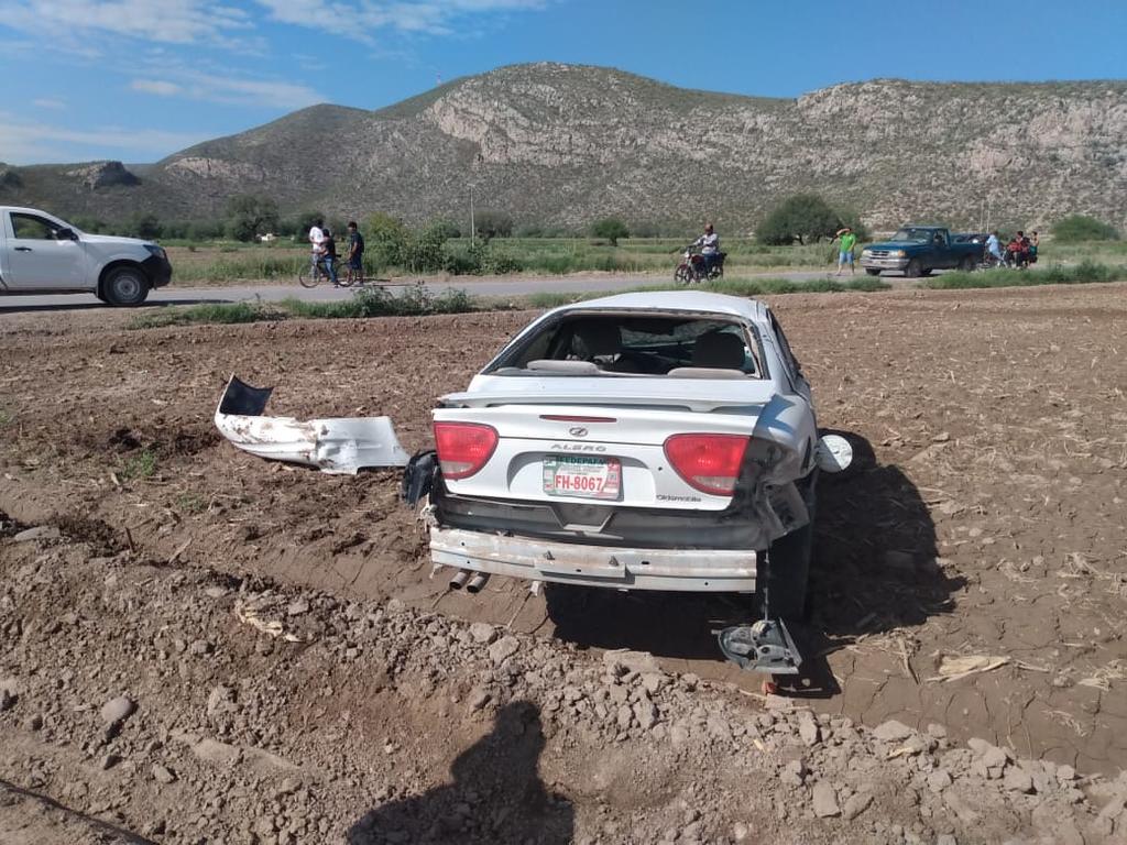 Un hombre perdió la vida luego de que el vehículo que conducía sufrió una volcadura en la localidad de Sapioriz, perteneciente al municipio de Lerdo, Durango. (EL SIGLO DE TORREÓN)