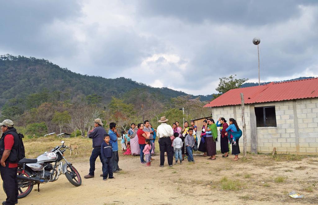 Según testimonios, al menos una veintena de personas han muerto en este municipio, el más extenso del estado, ubicado en la selva de Los Chimalapas, y que oficialmente reporta dos contagios de coronavirus y ninguna defunción.
(EL SIGLO DE TORREÓN)