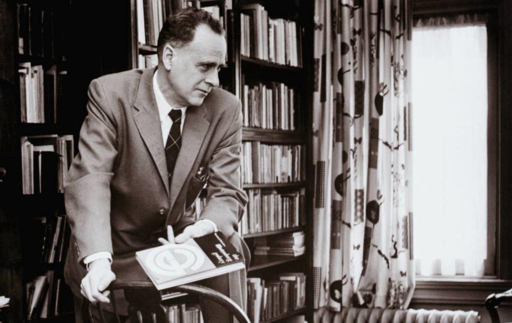 El académico canadiense Marshall McLuhan es recordado este martes, que se cumplen 108 años de su nacimiento. (ESPECIAL)