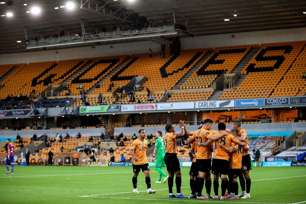 Wolverhampton derrotó 2-1 al Crystal Palace y subió al sexto lugar de la Premier League, a falta de una jornada por jugar. (EFE)