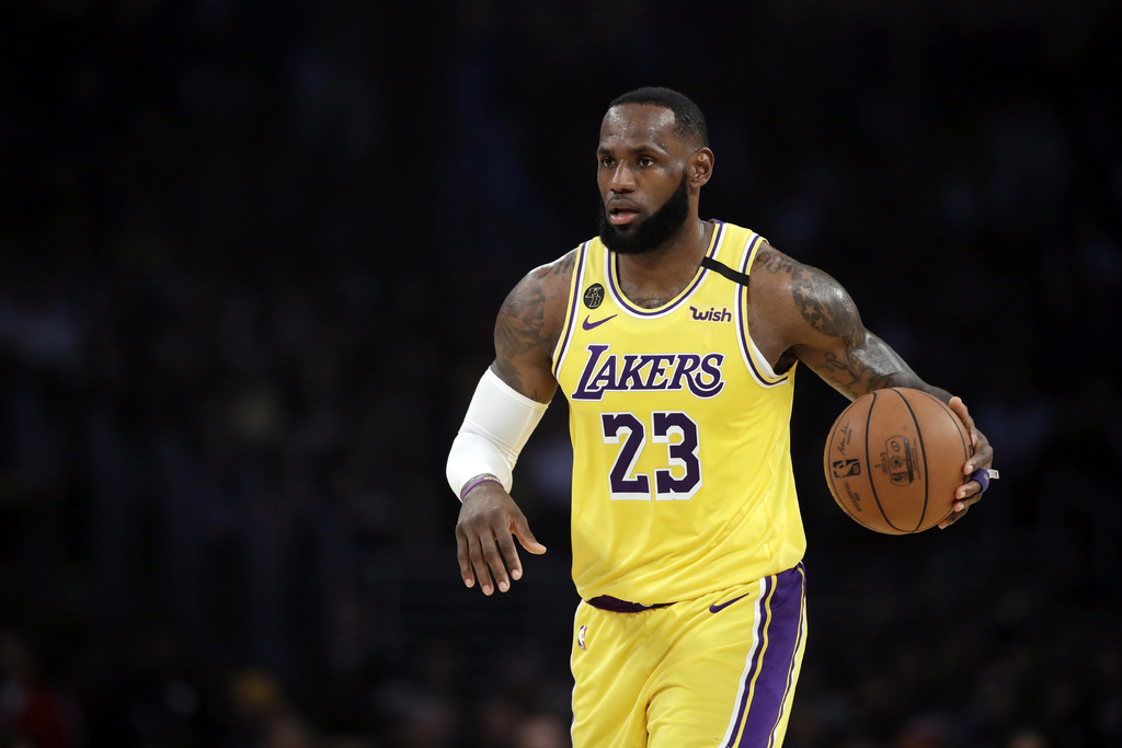 Antes del parón por la pandemia, LeBron James y los Lakers tenían el mejor récord en la Conferencia del Oeste. (ARCHIVO)