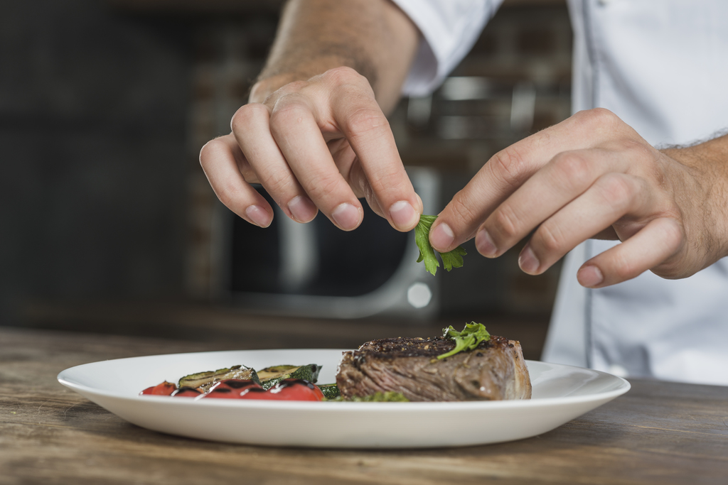 VISIÓN. La plataforma se encarga de distribuir los platillos de los chefs o restaurantes. (ARCHIVO)