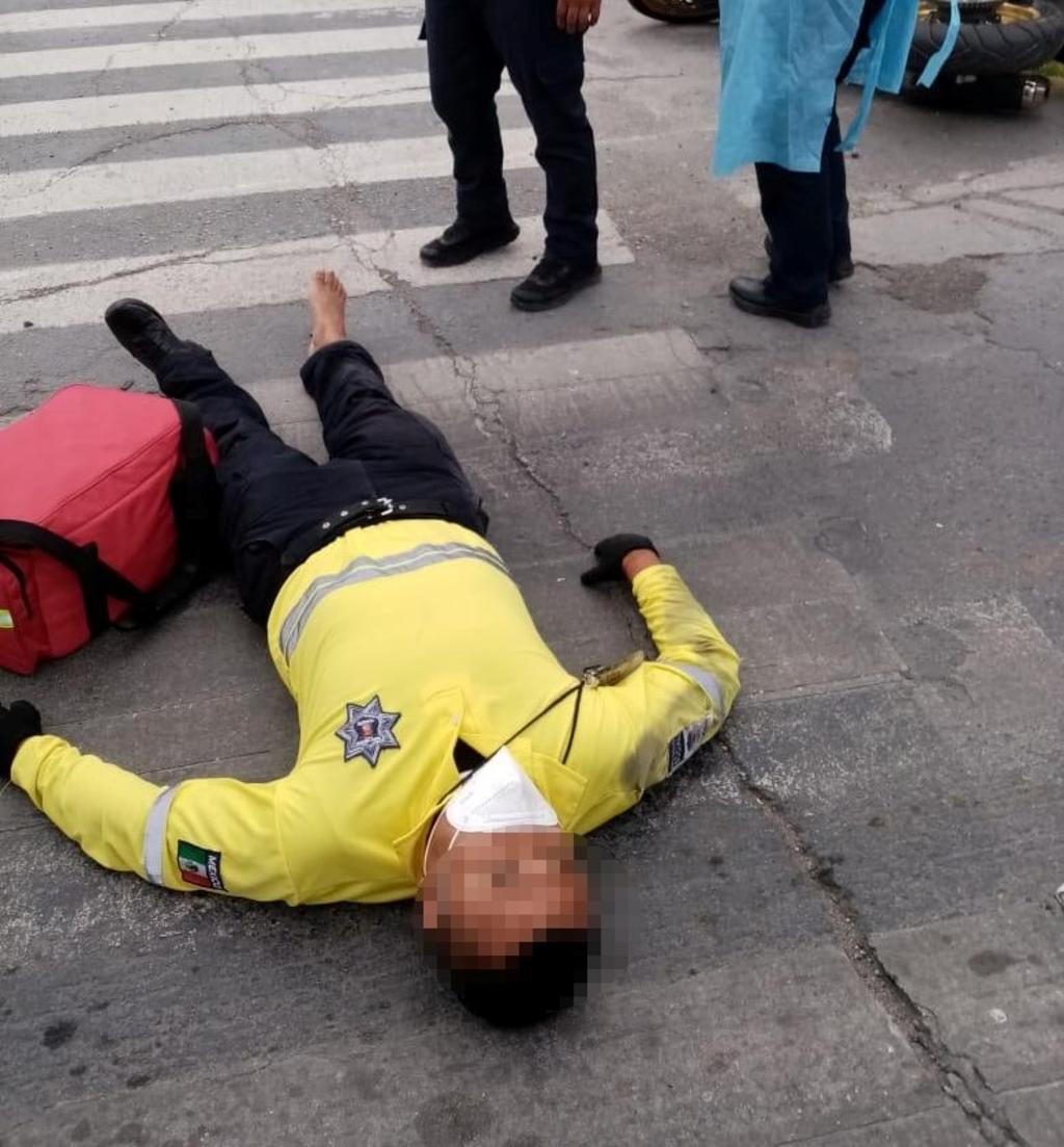 El accidente sucedió la mañana de este miércoles, sobre la calzada Colón, esquina con avenida Juárez, en el sector Centro de la ciudad.
(EL SIGLO DE TORREÓN)