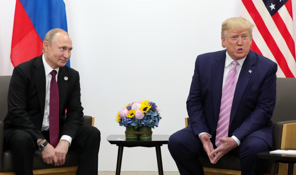 Los presidentes de Rusia y Estados Unidos, Vladímir Putin y Donald Trump, debatieron hoy por teléfono temas actuales de la estabilidad estratégica y el control de armas durante una conversación telefónica. (ARCHIVO) 