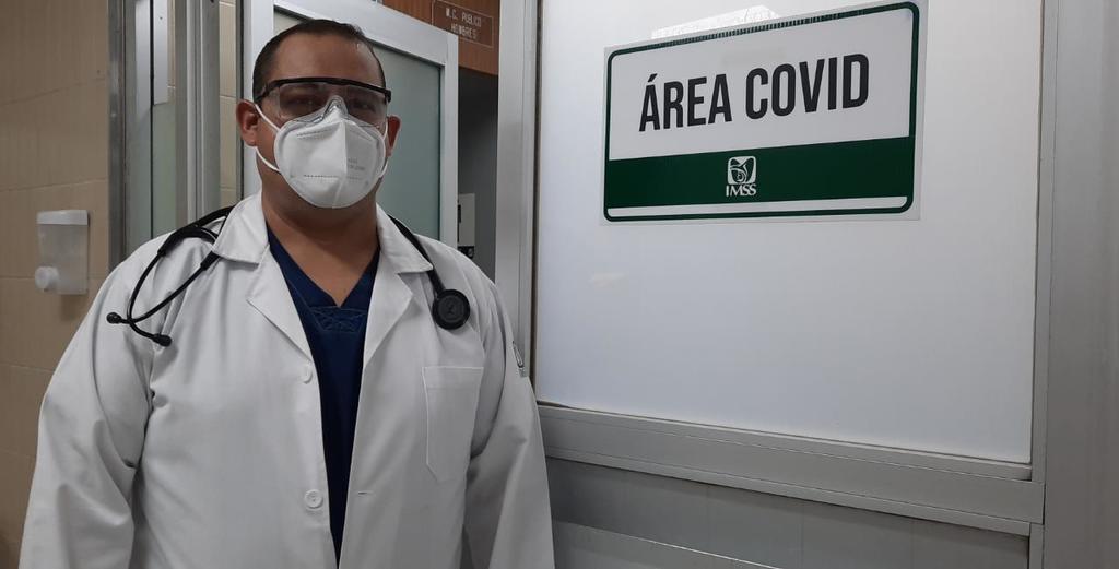Nueve de cada 10 pacientes con coronavirus regresan a sus casas y siguen con su vida, consideró el especialista en urgencias médicas, Melchor Flores Gutiérrez, adscrito al Hospital General de Zona (HGZ) No. 7 del Instituto Mexicano del Seguro Social (IMSS) en Coahuila, y también sobreviviente de COVID-19. (EL SIGLO COAHUILA)