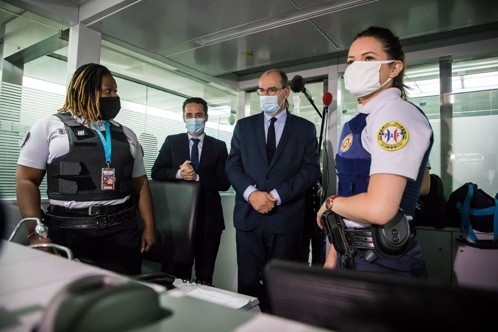 Autoridades en Francia realizan una inspección sobre el aeropuerto para evaluar los protocolos de atención.