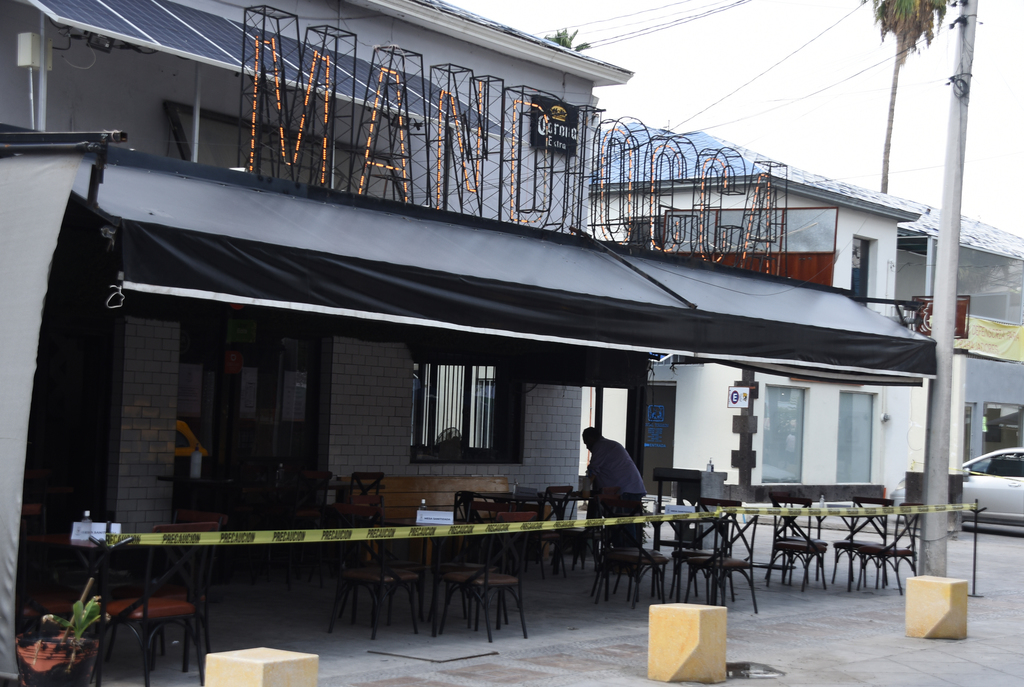 Entre los negocios que más sufrieron por la lluvia estuvieron los restaurantes del Paseo Morelos. (JESÚS GALINDO)
