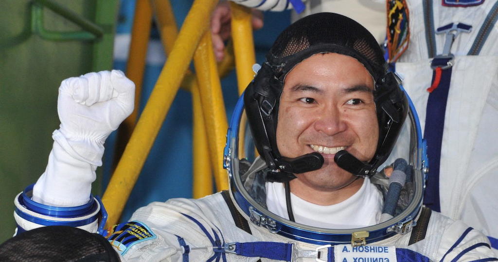El astronauta nipón Akihiko Hoshide viajará en 2021 a la Estación Espacial Internacional (EEI) abordo de la nave Crew Dragon de la compañía estadounidense SpaceX, y se convertirá en el segundo japonés en comandar dicha base, según anunció la Agencia Aeroespacial nipona. (ESPECIAL) 