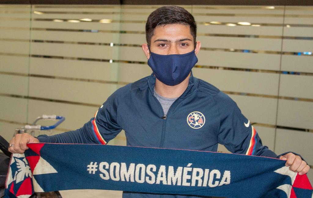 Sergio Díaz, refuerzo del América para el torneo Guardianes 2020, llegó a la Ciudad de México esta tarde, procedente del Cerro Porteño de Paraguay. (CORTESÍA)