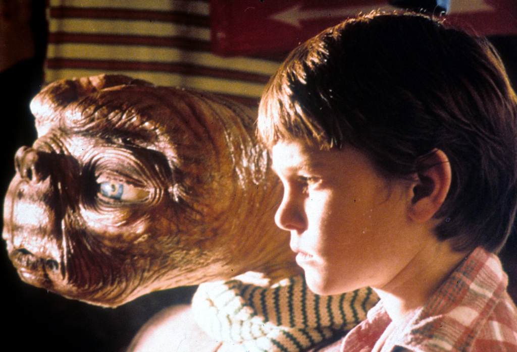 Suceso. Muchas personas están viendo E.T. el extraterrestre en los autocinemas del mundo.