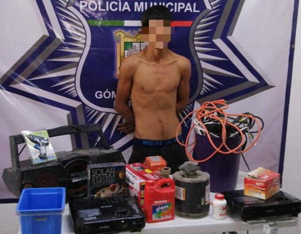 Fue detenido en Gómez Palacio tras ser señalado como responsable de robo en una escuela en la colonia Héctor Mayagoitia. (EL SIGLO DE TORREÓN)