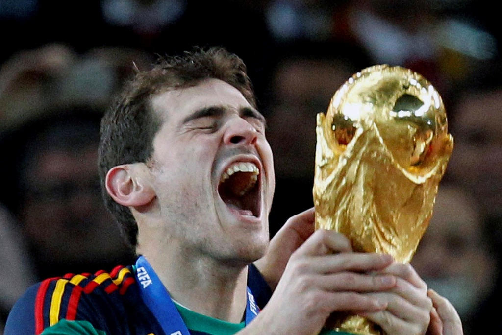 Iker Casillas formó parte de la mejor generación de futbolistas españoles, conquistó el Mundial de 2010 y las Eurocopas de 2008 y 2012, además de un Mundial Sub-20. (ARCHIVO)