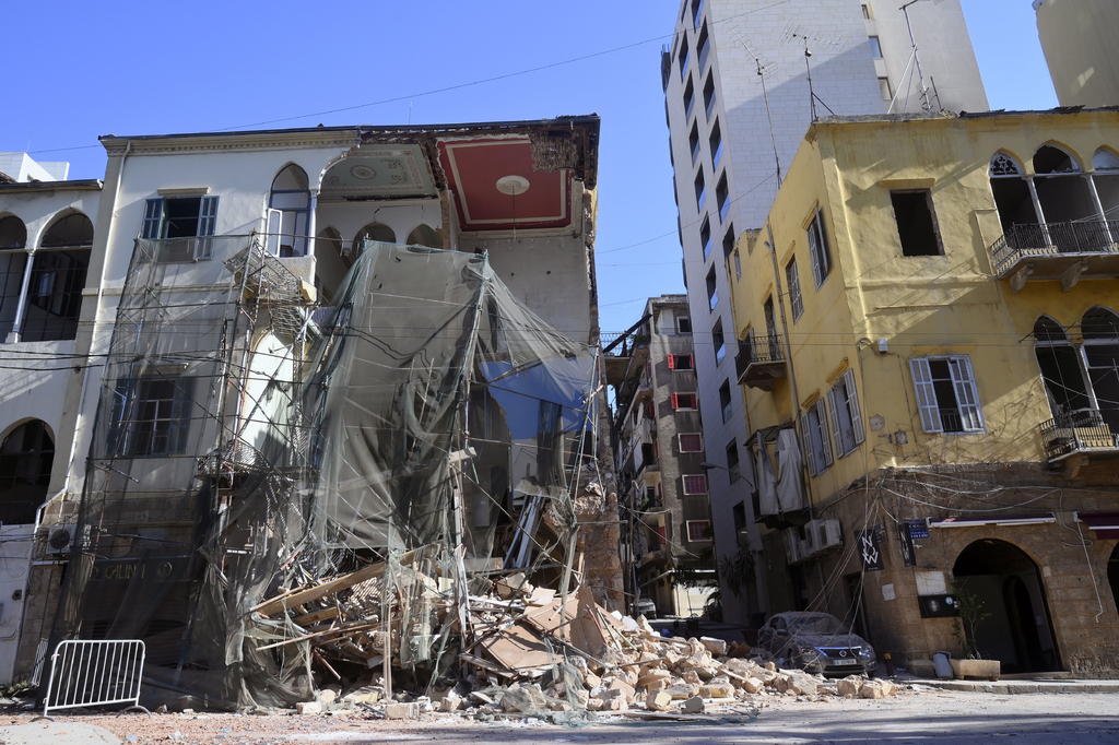 La explosión en Beirut por combustión de toneladas de nitrato de amonio -con 113 muertos, casi 4,000 heridos y decenas de desaparecidos- se suma a otras tragedias provocadas por esta sustancia. (EFE) 