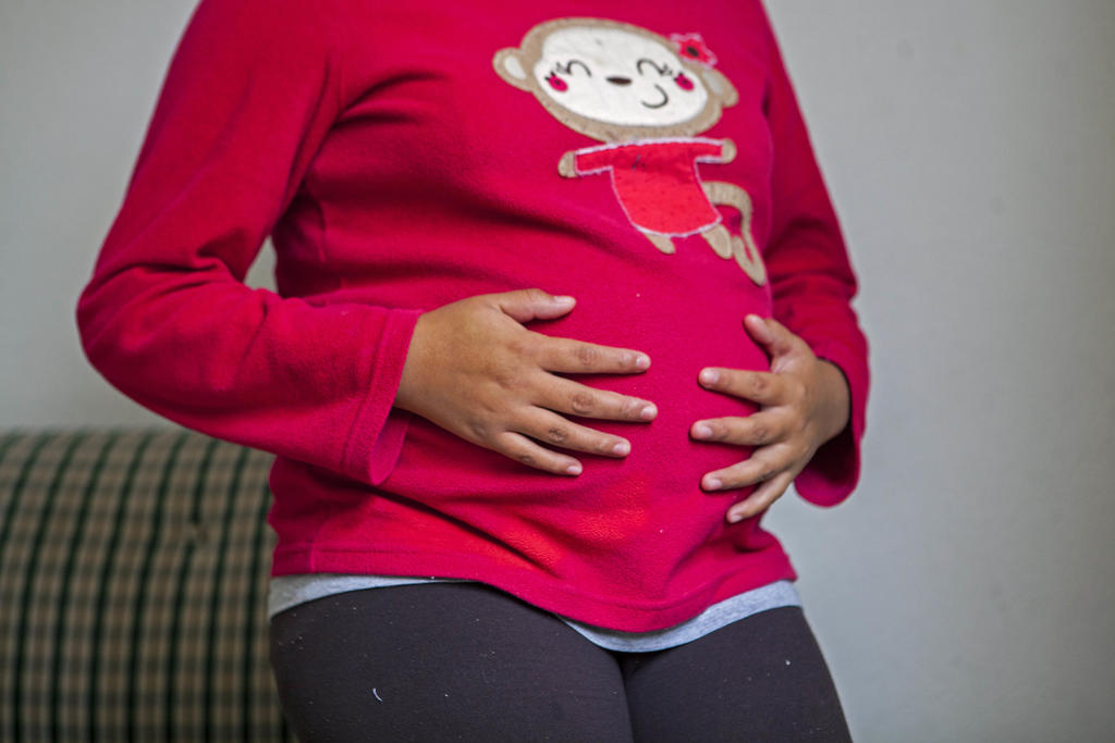 El embarazo en adolescentes no sólo provoca que las mujeres no tengan acceso a un trabajo digno, educación de calidad y seguridad social, sino que también representa una pérdida anual de casi 63 mil millones de pesos para el Estado mexicano y su población. (ARCHIVO)