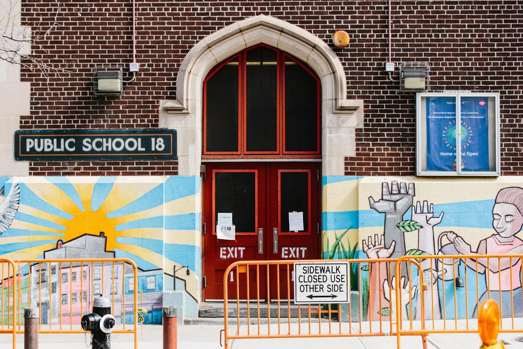 El gobernador de Nueva York, Andrew Cuomo, dijo este viernes que el estado tiene la 'mejor situación del país' en cuanto a la pandemia de COVID-19 y dio luz verde a unos 750 distritos educativos para que reabran las escuelas en septiembre. (ARCHIVO) 