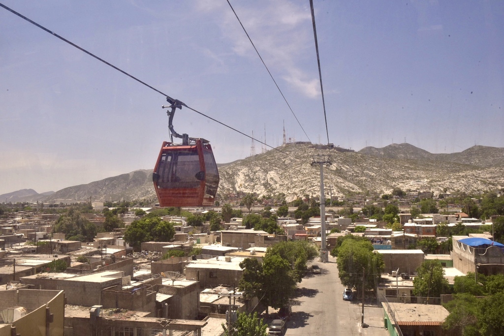 El día de ayer se llevó a cabo la prueba piloto para la apertura del teleférico de Torreón, la cual será hoy de 11:00 a 20:00 horas.