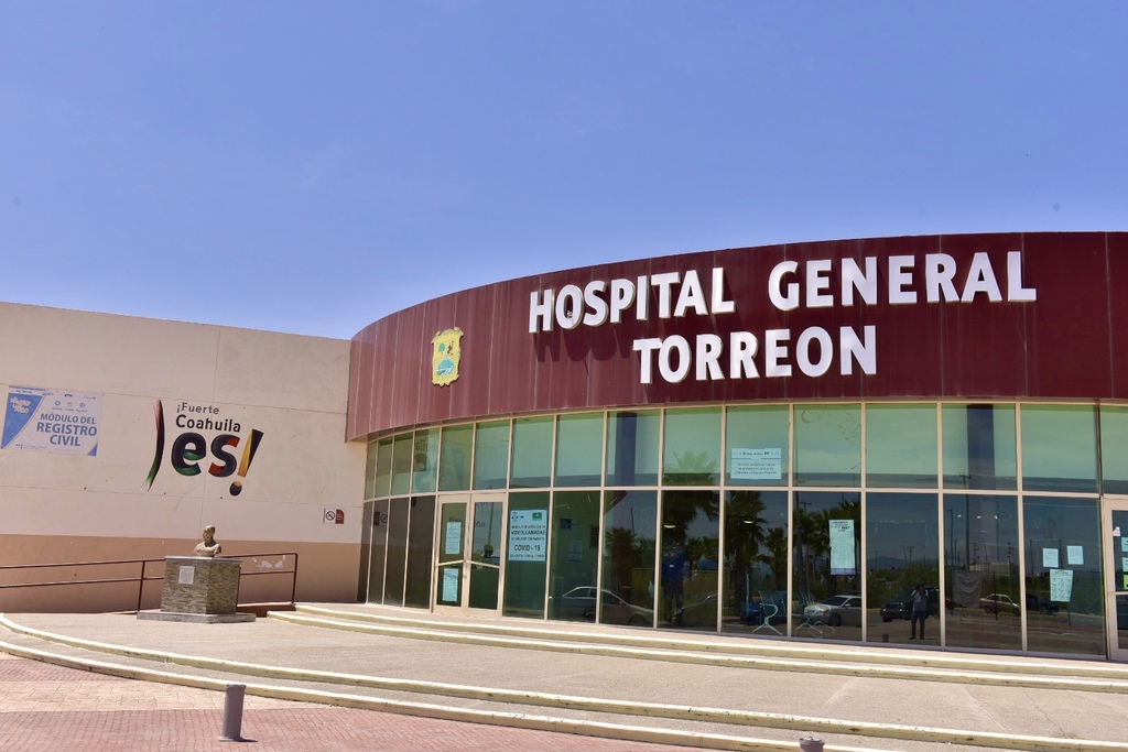 El hombre lesionado fue trasladado al Hospital General de Torreón en un automóvil particular. (EL SIGLO DE TORREÓN)