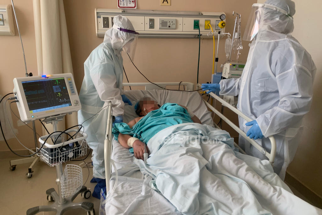 El Hospital General de Torreón ha llegado a tener hasta 39 camas de COVID ocupadas. Actualmente tienen 37 pacientes internados por COVID-19 y todo el personal que labora aquí coinciden en que el virus es algo muy real. (ÉRICK SOTOMAYOR)