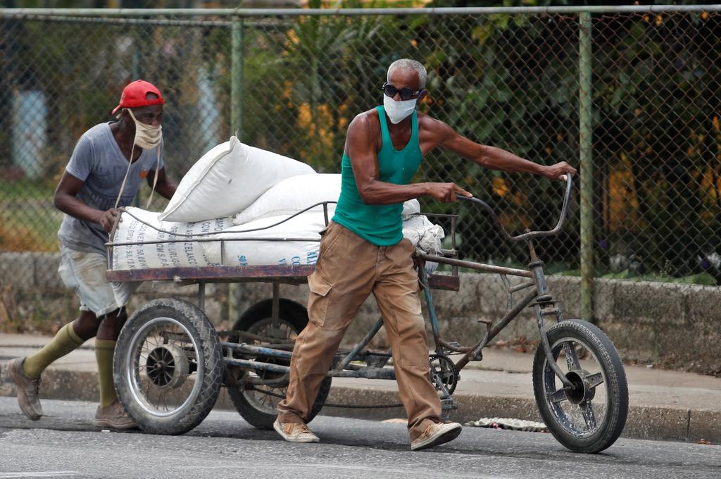 Cuba sumó este lunes 93 nuevos casos de la COVID-19, la cifra más alta registrada en sus reportes diarios desde que notificara 74 contagios el pasado 1 de mayo en el pico de la pandemia. (ARCHIVO) 