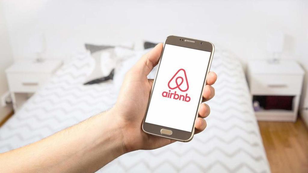 La plataforma de alquiler vacacional Airbnb prepara su salida a bolsa para finales de año. (ESPECIAL) 