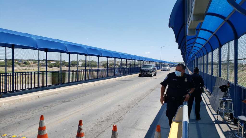 Las autoridades aduanales de la frontera con Piedras Negras siguen sin plan restrictivo de acceso.