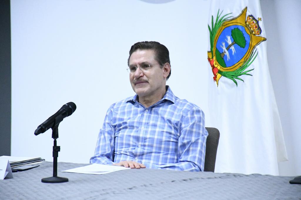 El gobernador José Rosas Aispuro Torres informó que dio negativo a la prueba de salida, luego de haber permanecido un periodo en aislamiento por el COVID-19. (ARCHIVO)