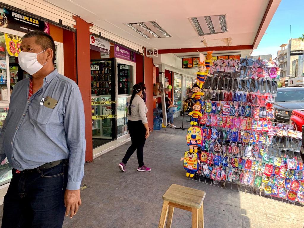 La Dirección de Plazas y Mercados de Torreón informó que han detectado un incremento en el número de comerciantes ambulantes en diversos puntos de la ciudad, esto en el marco de la pandemia del COVID-19 y el desempleo que se ha registrado a nivel nacional. (EL SIGLO DE TORREÓN)