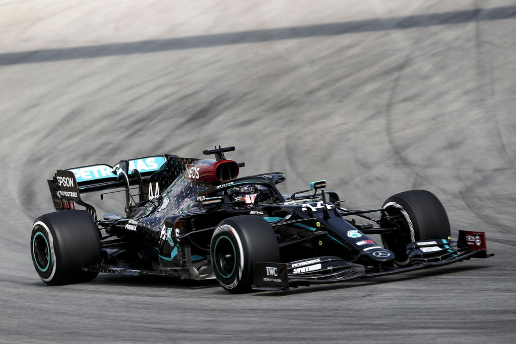  Lewis Hamilton, seis veces campeón del mundo de Fórmula Uno y actual líder del campeonato, comandó la segunda sesión de entrenamientos libres del Gran Premio de España. (EFE)