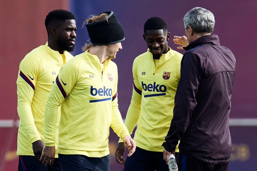 El FC Barcelona ha informado este viernes de que su jugador Samuel Umtiti ha dado positivo por COVID-19, aunque es asintomático, y está aislado en su domicilio.  (ARCHIVO)