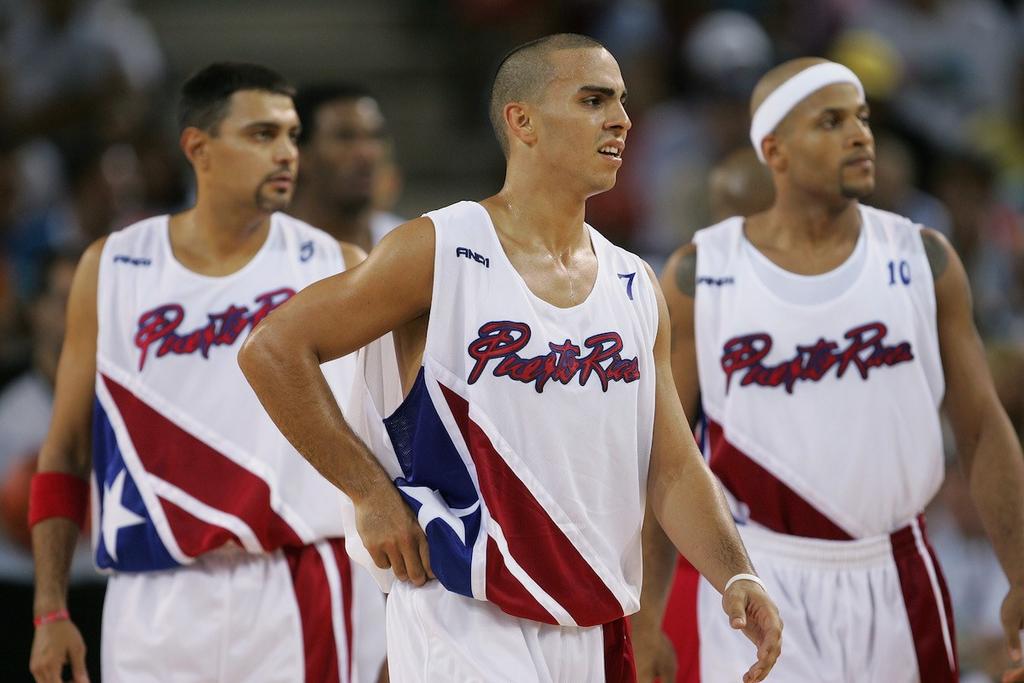 Puerto Rico festeja este sábado el aniversario 16, del momento en que la selección adulta masculina ganó 92-73 a Estados Unidos en los Juegos Olímpicos de Atenas 2004, marcando la primera vez que el conjunto norteamericano perdía en alguna competencia internacional usando jugadores de la NBA. (CORTESÍA)