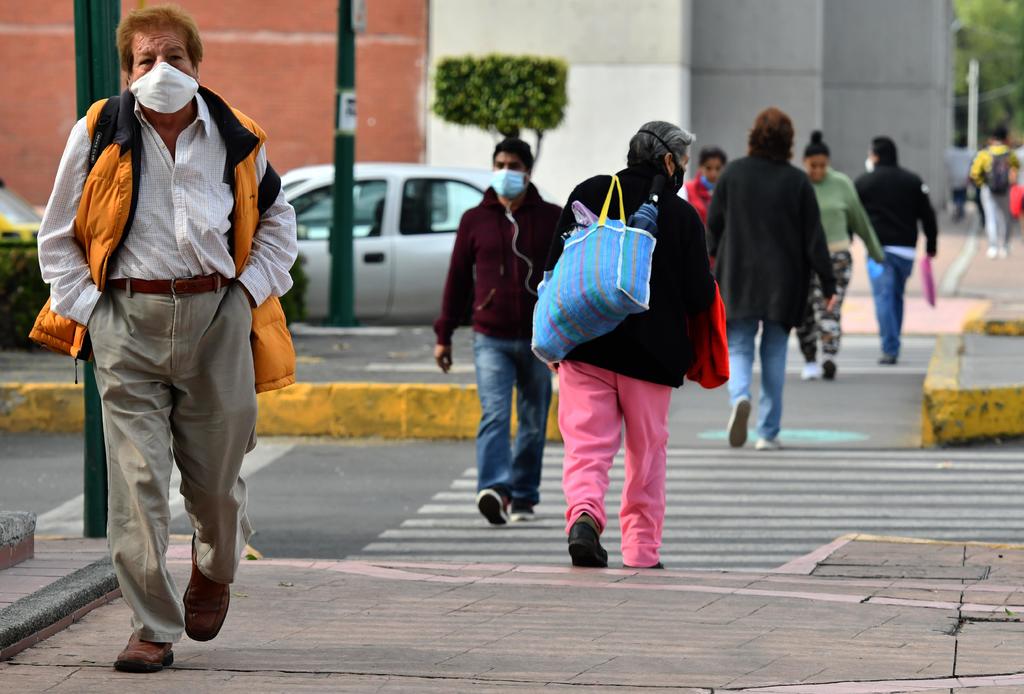 América registra 11.56 millones de casos confirmados y 417,695 muertos. (ARCHIVO)