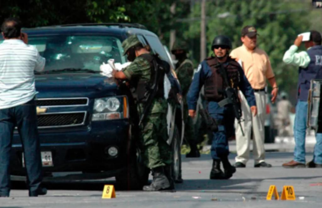 Los soldados fueron baleados por hombres entre la maleza mientras patrullaban la zona, según un vocero del grupo de coordinación de seguridad de Tamaulipas, quien habló bajo condición de anonimato.
(ARCHIVO)