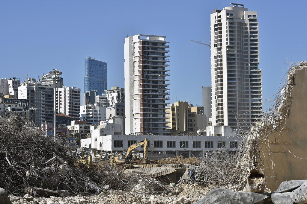 Las autoridades libanesas anunciaron este lunes la extensión por un mes del estado de emergencia en la capital, Beirut, donde fue declarado pocos días tras la explosión del 4 de agosto que arrasó buena parte de la ciudad. (ARCHIVO) 