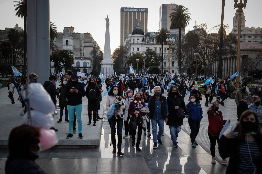 El lunes se produjeron en varios puntos del país protestas contra el Gobierno de Alberto Fernández. (ARCHIVO) 