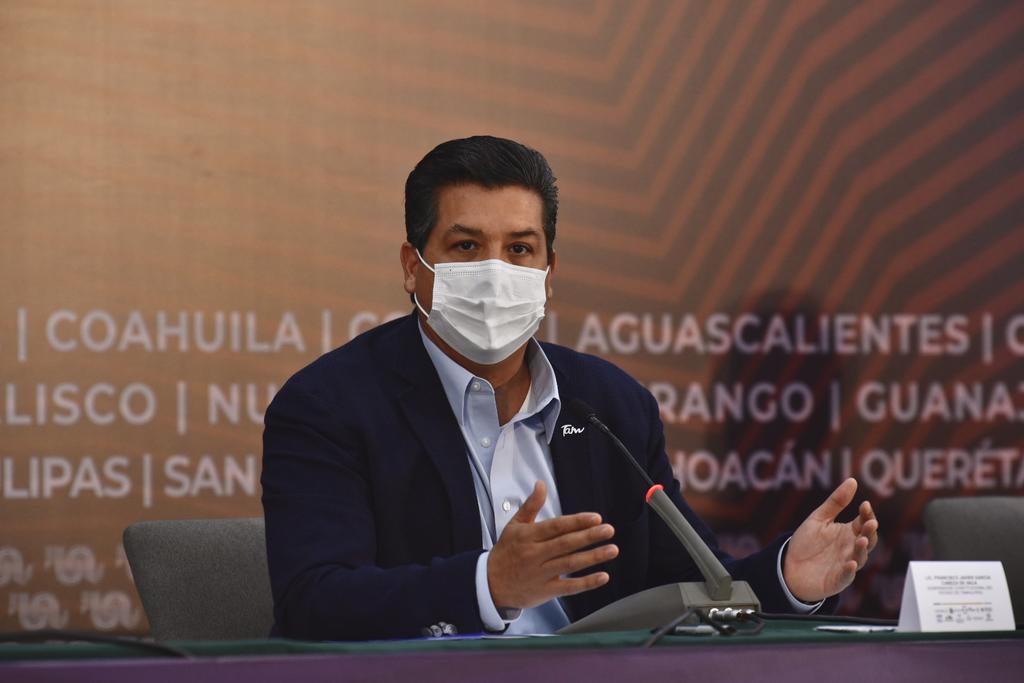Francisco Cabeza de Vaca, gobernador de Tamaulipas, acusó que el gobierno federal pide el trato que no da, debido a que, señaló, con una mano pide trato de Estado, pero con la otra da bofetadas de partido. (ARCHIVO)