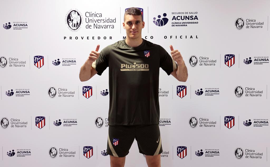 El primer fichaje del Atlético de Madrid para el nuevo curso responde a un cambio de porteros en el rol de segundo guardameta, con la llegada del croata Ivo Grbic por las próximas cuatro temporadas para suplir la salida de Antonio Adán, que finalizó su contrato y se ha incorporado al Sporting de Lisboa. (ARCHIVO)