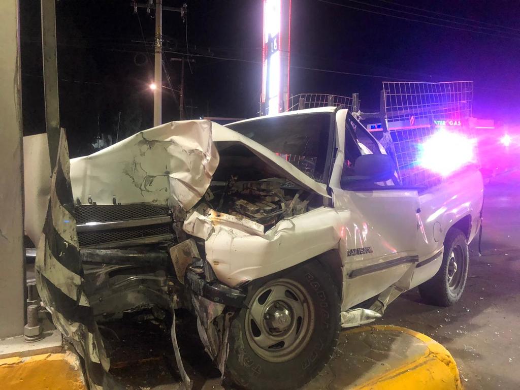 El accidente se registró alrededor de las 2:30 de la madrugada del jueves sobre la carretera Torreón-Matamoros. (EL SIGLO DE TORREÓN)