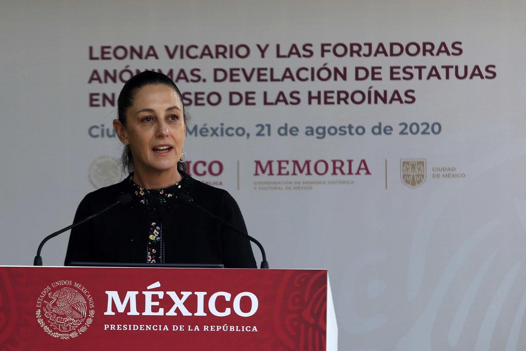  La jefa de gobierno de la Ciudad de México, Claudia Sheinbaum Pardo, hizo un llamado a los capitalinos a no bajar la guardia ante las medidas para evitar contagios por COVID-19, pues mientras no haya vacuna, se tiene que convivir con la nueva normalidad, debido a que la pandemia continúa. (EL UNIVERSAL)