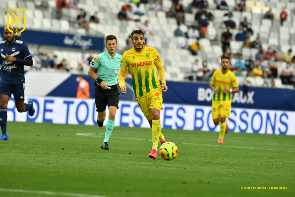 Cerca de cinco mil aficionados asistieron al primer duelo de la Ligue 1 de Francia, en el que Burdeos igualó 0-0 con Nantes. (CORTESÍA) 