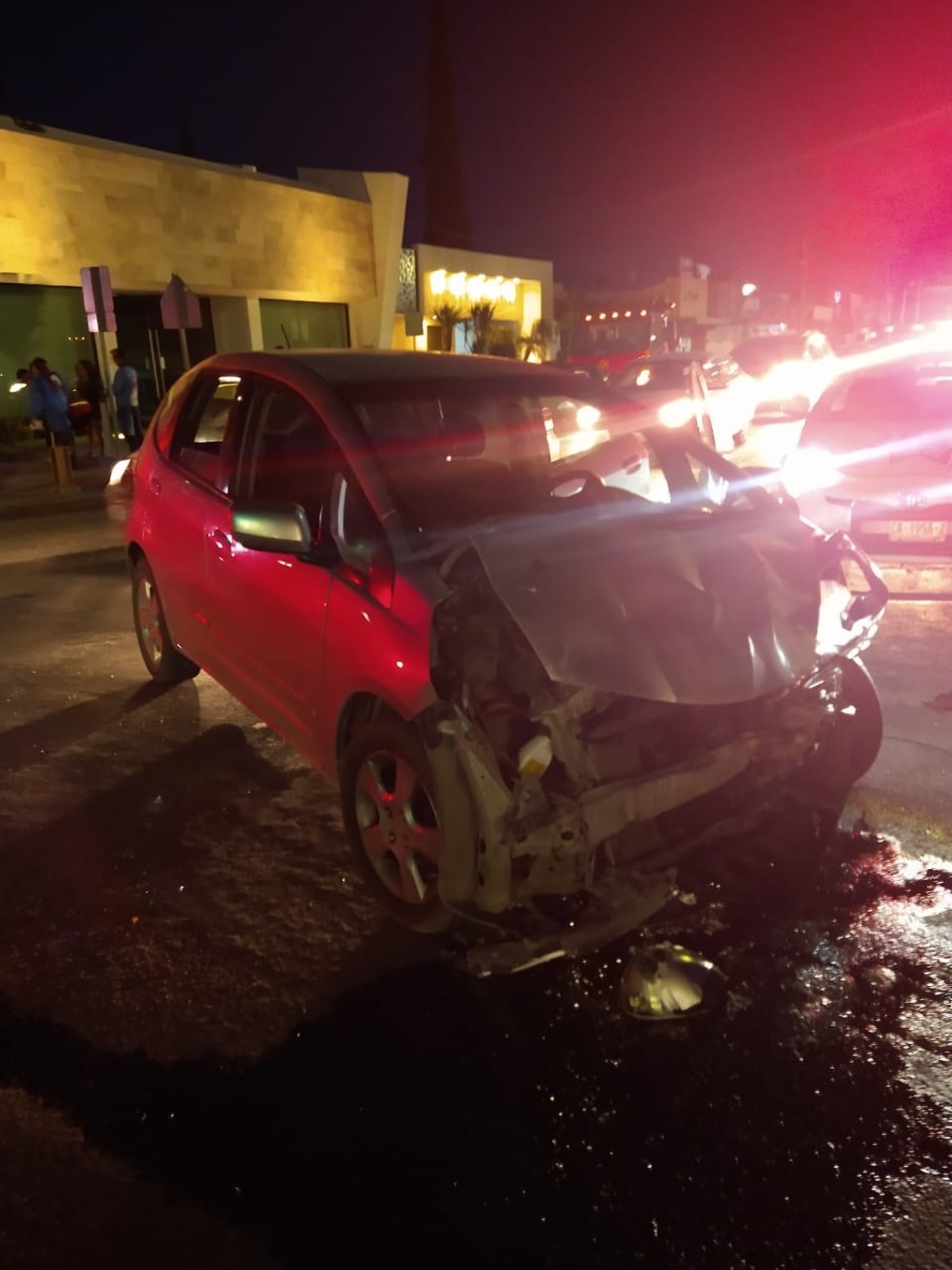 El aparatoso accidente vial ocurrió sobra la avenida Juárez de la ciudad de Torreón.