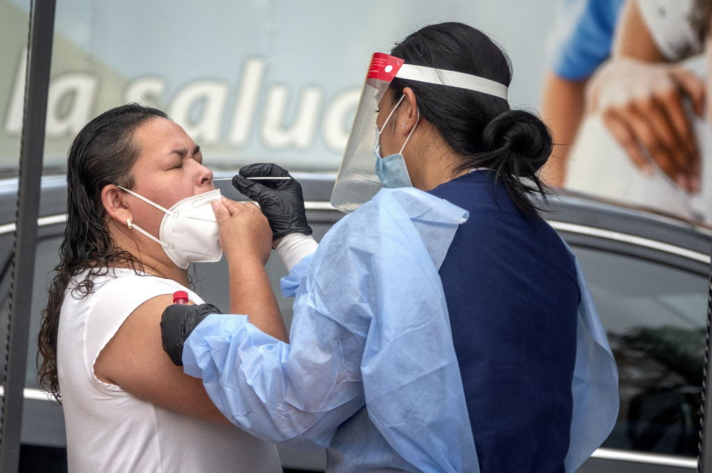 Las autoridades sanitarias de Florida contabilizaron este martes 2,673 contagiados y 183 fallecidos más por la COVID-19. (ARCHIVO) 