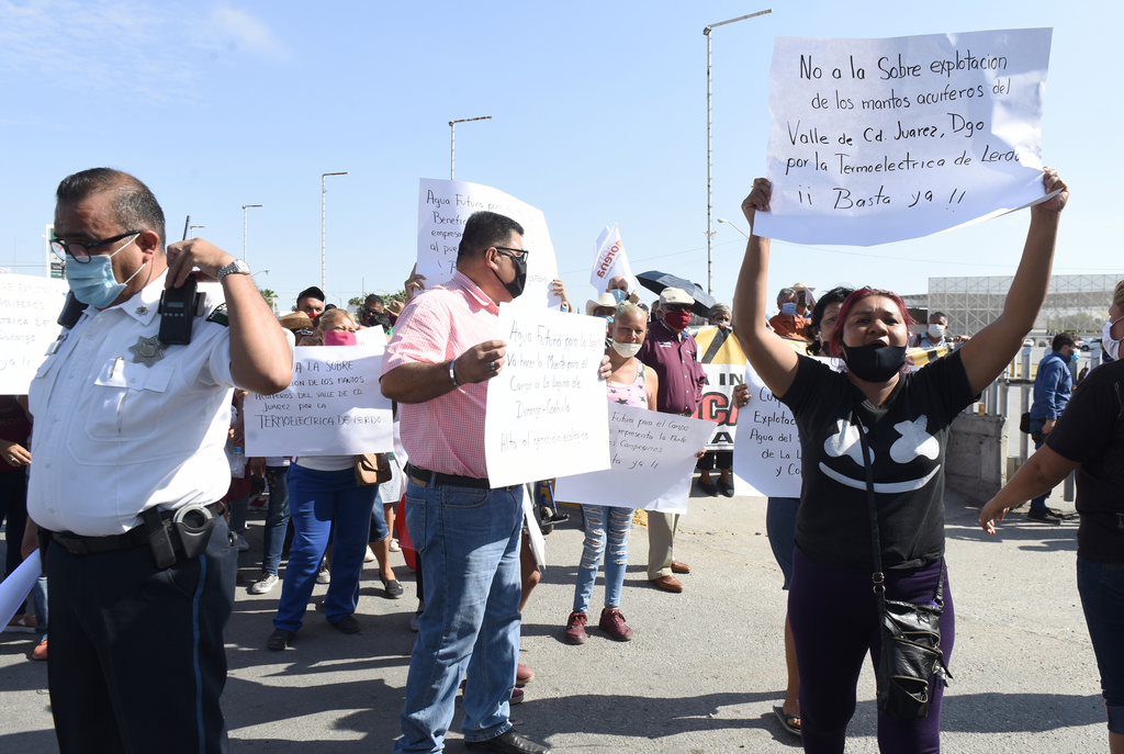 Los habitantes de Villa Juárez acudieron a la Expo Feria para exponer su problemática a AMLO.