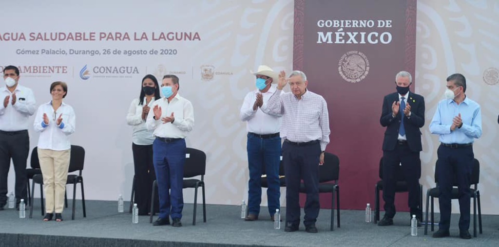 Luego de estar en Torreón, el titular del Ejecutivo federal se trasladó a Gómez Palacio para presentar el proyecto Agua Saludable.